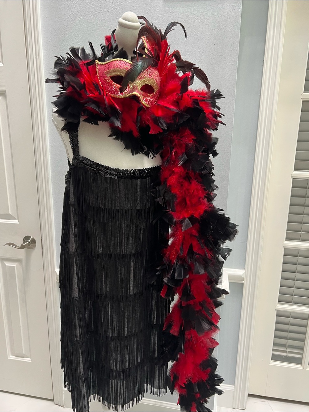Black Fringe Flapper Dress Set – Includes Feather Boa & Masquerade Mask
